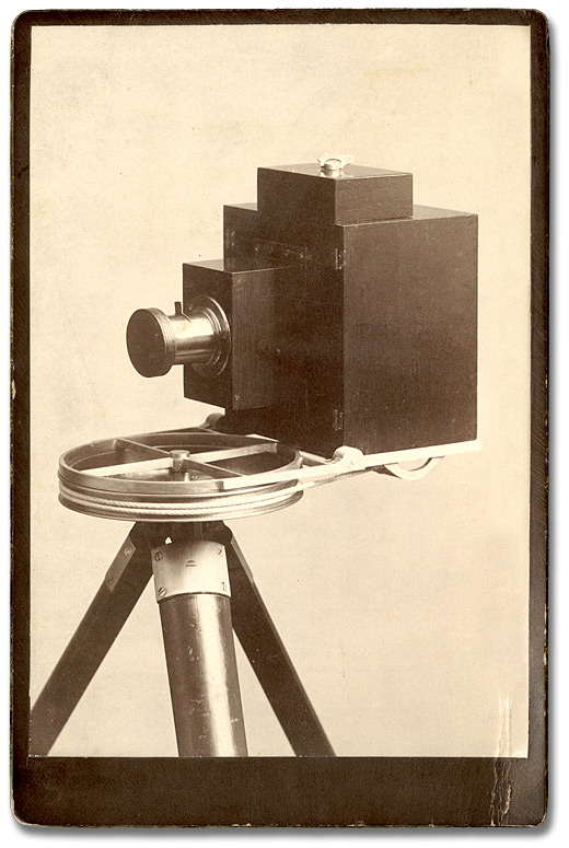 Photo: Whole circuit panoramic camera invented by John R. Connon, [ca. 1887] 